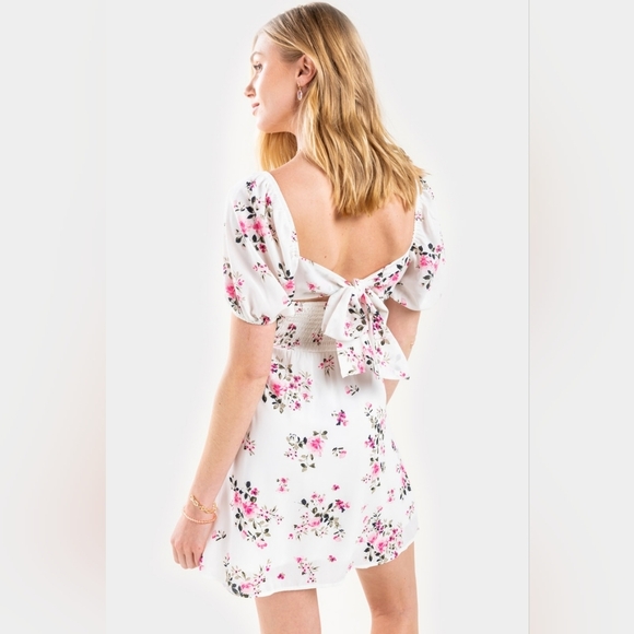 NWOT Francescas Medium Floral White Dress - Picture 2 of 5